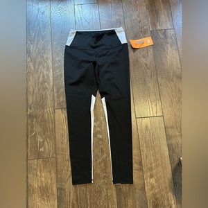 Womens Lucy Leggings size medium-NWT